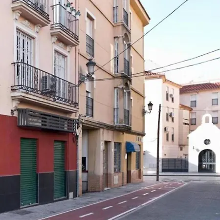 Amplio Centro De *